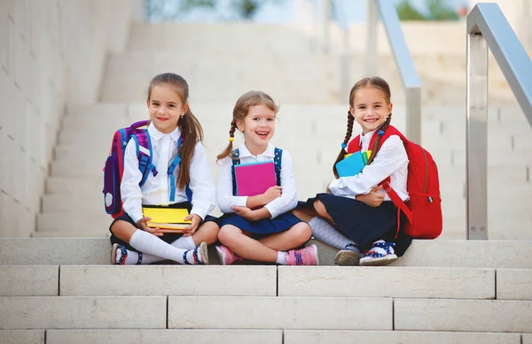 Crianças Felizes Meninas Namorada Estudante Estudante Escola Elementar — Fotografia de Stock
