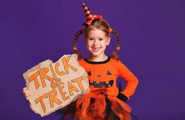 Happy Halloween Cheerful Child Girl Costume Pumpkins Violet Purple Backgroun — Stock Photo, Image