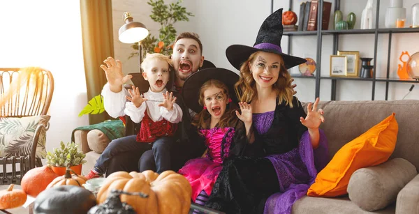 Mutlu Aile Anne Baba Çocuk Kostüm Makyaj Hallowee Bir Kutlamaları — Stok fotoğraf