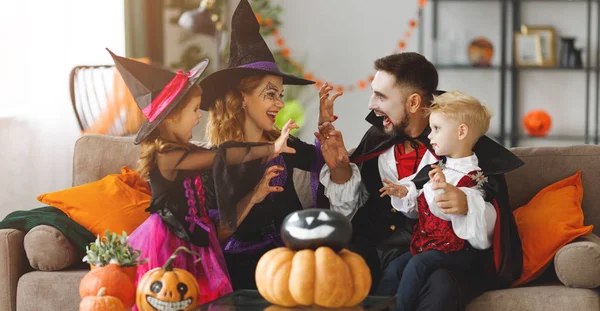 Happy Family Mother Father Children Costumes Makeup Celebration Hallowee — Stock Photo, Image