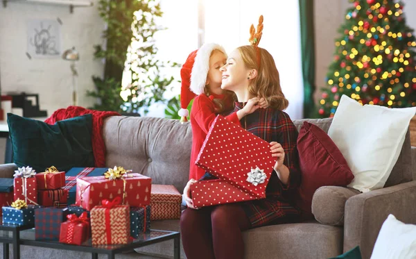 Happy Family Mother Child Daughter Open Presents Christmas Mornin — Stock Photo, Image