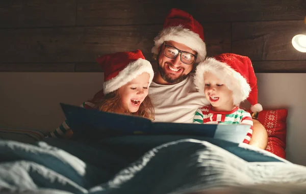 Merry Christmas Family Father Reads Children Book Bed — Stock Photo, Image