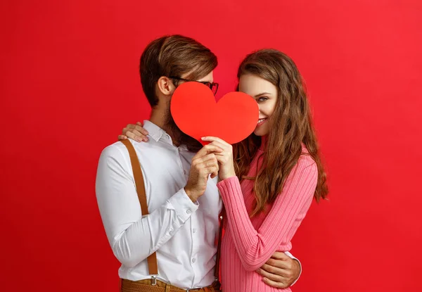 Valentine Day Concept Happy Young Couple Heart Flowers Gift Red — Stock Photo, Image