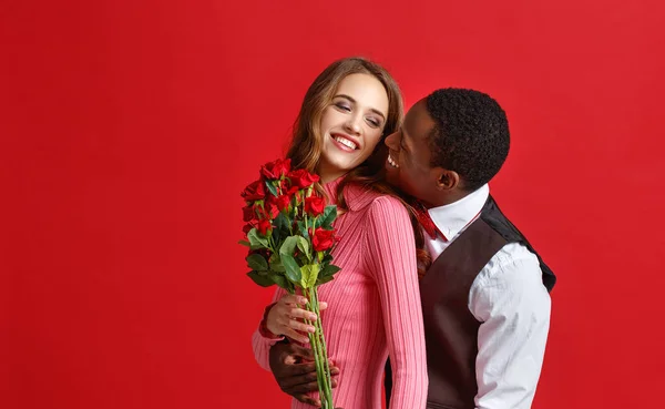 Valentine Day Concept Happy Young Couple Heart Flowers Gift Red — Stock Photo, Image