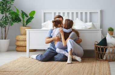 mutlu aile anne, baba ve baba çocuk kızı olmak