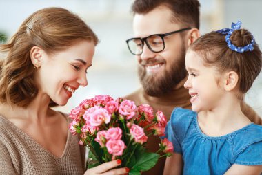 mutlu anneler günü! Baba ve çocuk annesi holi tebrik