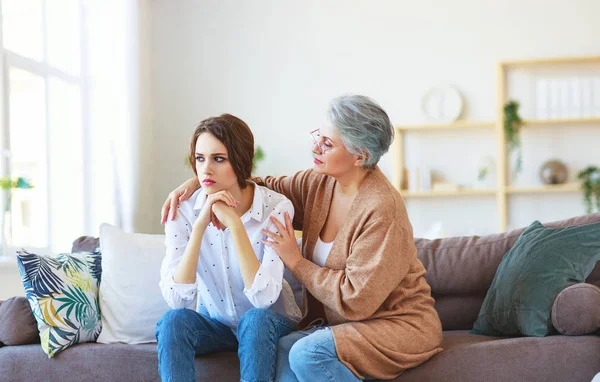 Conflict of family two generations old mother and adult daughter — Stock Photo, Image