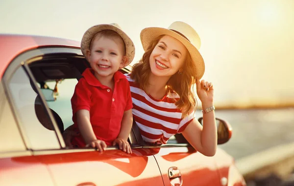 Happy family mother and child boy goes to summer travel trip in — Stock Photo, Image