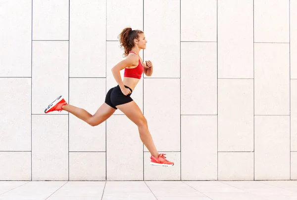 Concetto Successo Sportivo Una Giovane Donna Forte Corre Salta Alto — Foto Stock