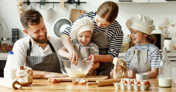 Happy Young Family Kids Gathering Kitchen Preparing Dough Pastry While — Stock Photo, Image