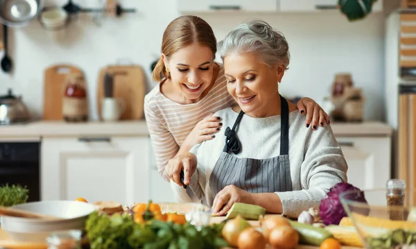 Happy Family Cheerful Young Woman Embracing Mature Mother While Preparing — Stock Photo, Image