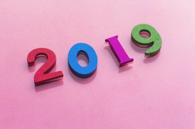 renkli ahşap numaraları numarası 2019, yeni yıl 2019 için şekillendirme