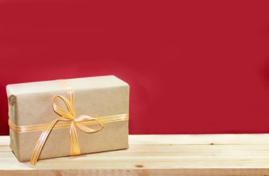 ahşap masa rad arka plan, tatil (yılbaşı...) kavramı ile mevcut kutusunda