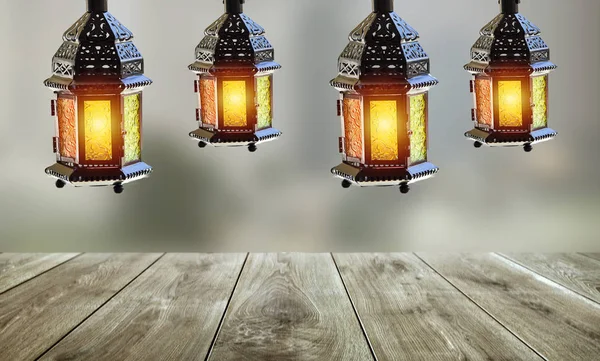 Holzbrett Leerer Tisch Vor Verschwommenem Hintergrund Mit Fliegenden Laternen Ramadan — Stockfoto