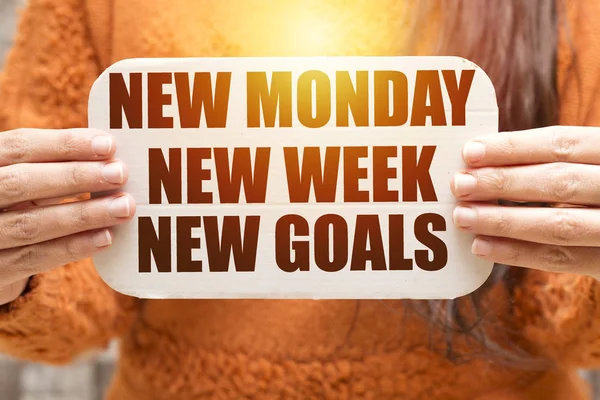 yeni pazartesi yeni hafta yeni hedefler kavramı 