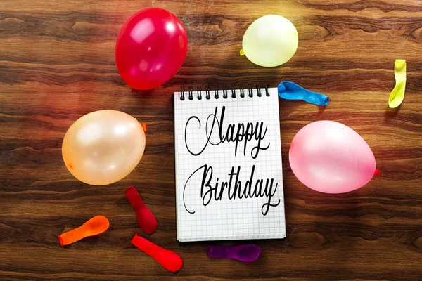 Caderno Aniversário Feliz Com Conceito Feriado Balão Colorido — Fotografia de Stock