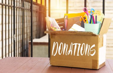 Malzeme bağışları konsepti, okula dönüş. 