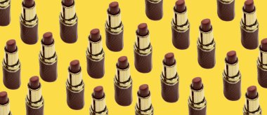 Grup ruj izi sarı renkte izole edildi.