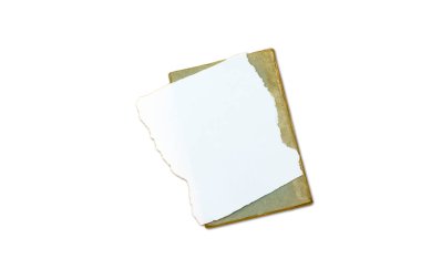 kağıt ve eski kitap beyaz arkaplanda izole