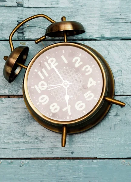 Alarma Reloj Mesa Madera —  Fotos de Stock