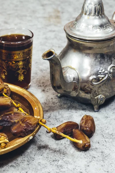 Thé Menthe Marocain Traditionnel Avec Théière Argent Boisson Arabe Dates — Photo