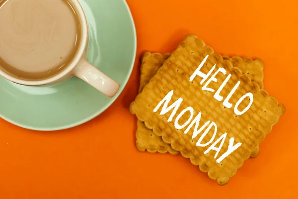 Taza Café Leche Con Hola Lunes Concepto Galleta Aislada Sobre — Foto de Stock