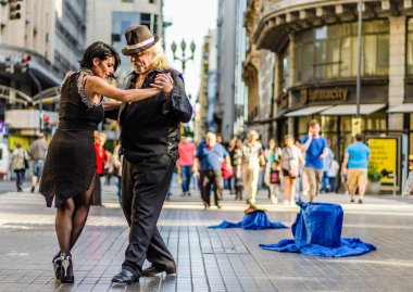 Buenos Aires, Arjantin - 11 Mart 2016: Buenos Aires'te tango dansçıları 