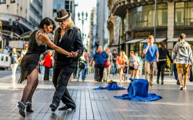 Buenos Aires, Arjantin - 11 Mart 2016: Buenos Aires'te tango dansçıları 