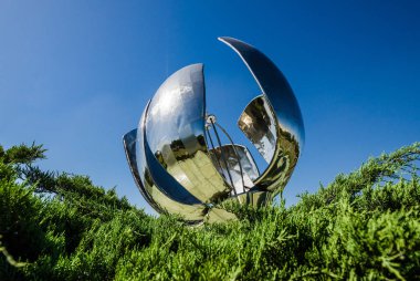 Buenos Aires, Arjantin - 10 Aralık 2016: Floralis generica anıtı 