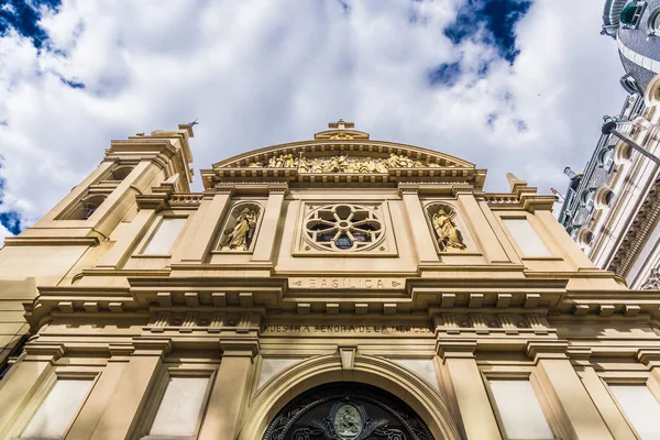 Antigua iglesia de arquitectura romana clásica en Buenos Aires en la calle Reconquista —  Fotos de Stock