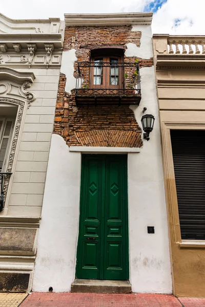 Het meest smalle gebouw in Argentinië gelegen in Buenos Aires, San Telmo — Stockfoto