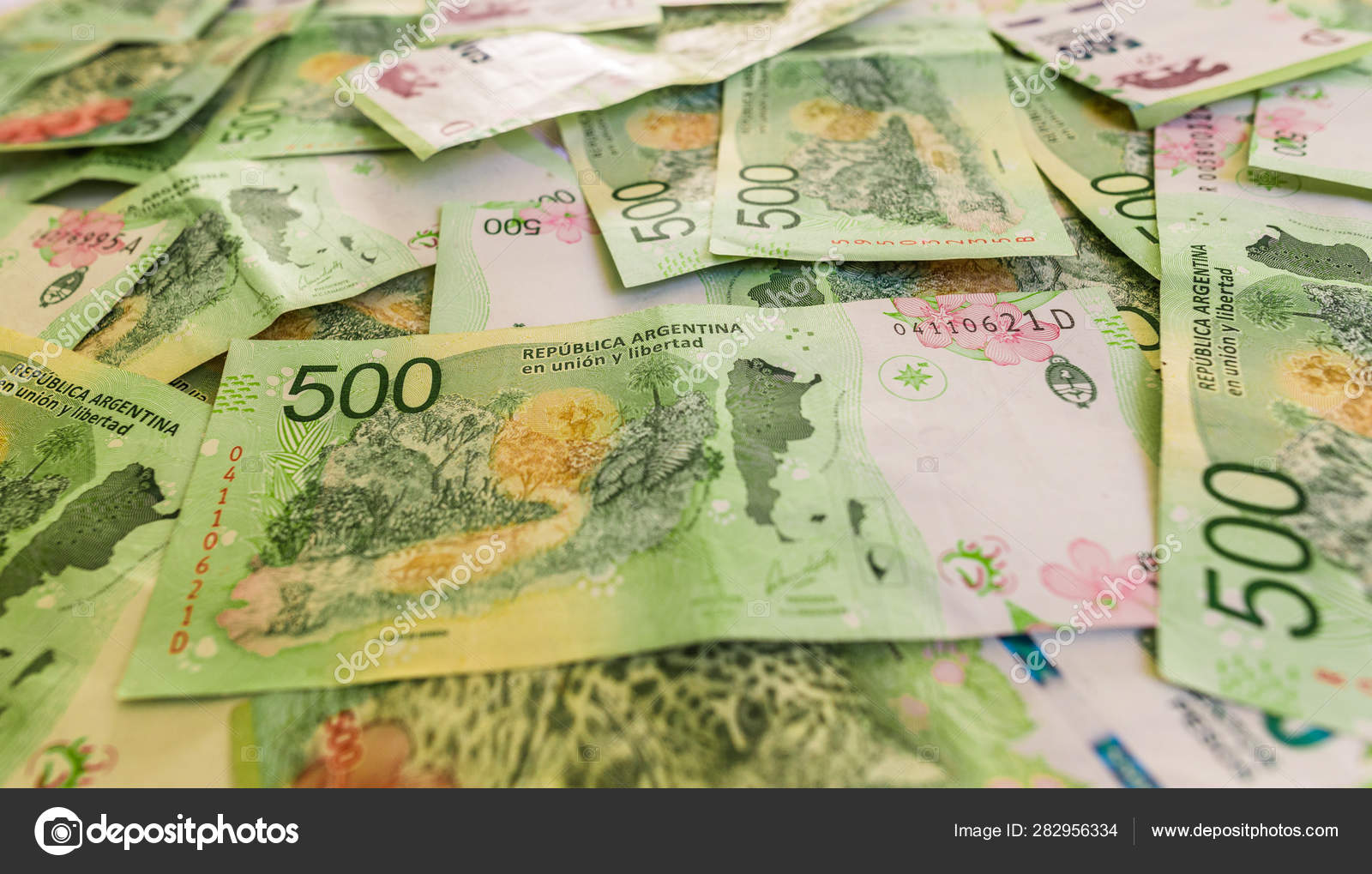 阿根廷货币特写，500比索钞票——图库图片© mejikyc #282956334