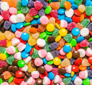 Tatlı tatlı çeşitleri renkli gummi jöle ve çikolata şeker