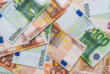 Euro para birimi 100 ve 50 euro. Finans, iş, Avrupa Birliği kavramı.