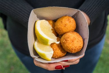 Somon kroket kekinin yakın plan fotoğrafını çek..
