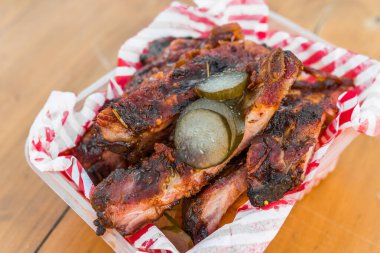 Bir markette ızgara pirzola..