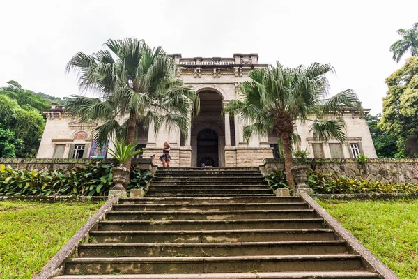 Rio de Janeiro, Brazilië - 28 februari 2018: Herenhuis in Parque Lage — Stockfoto