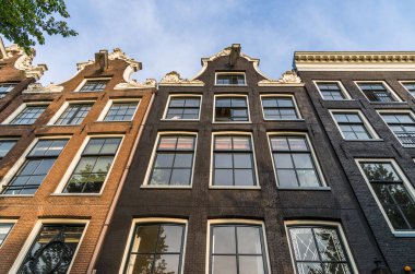 Hollanda 'nın geleneksel mimari evleri Amsterdam, Hollanda' da