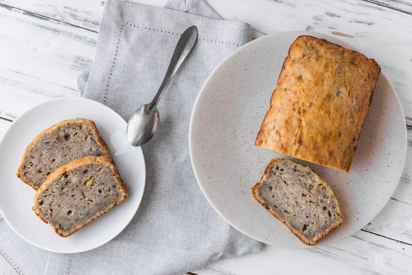 Gâteau Pain Banane Végétalien Sur Fond Bois Blanc — Photo