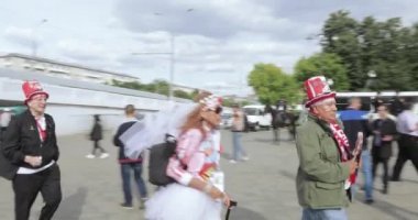 Fanlar futbol maçtan önce