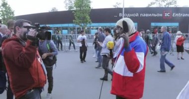 Fanlar futbol maçtan önce