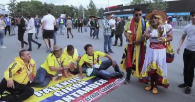 Fanlar futbol maçtan önce