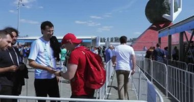 Gönüllü futbol önünde