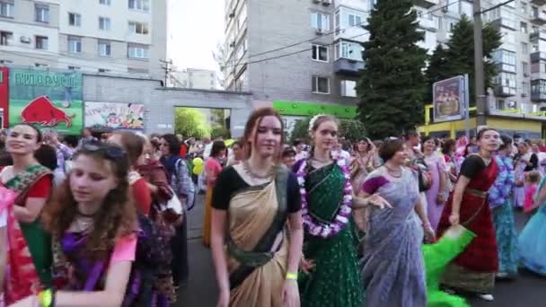 Ratha Yatra v městě Dnepr — Stock video