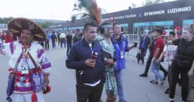 Fanlar futbol maçtan önce