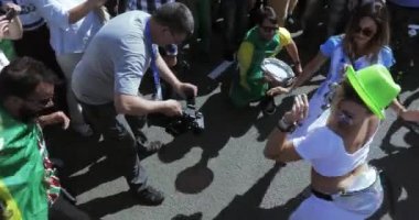 Maçtan önce müzisyenler