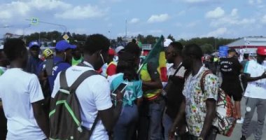 Maçtan önce müzisyenler