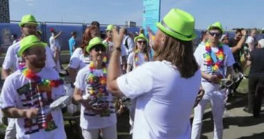 Maçtan önce müzisyenler