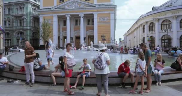 Mexicaanse carnaval viering van verslaggever — Stockvideo