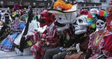 Ölü Meksikalı karnaval kutlamaları